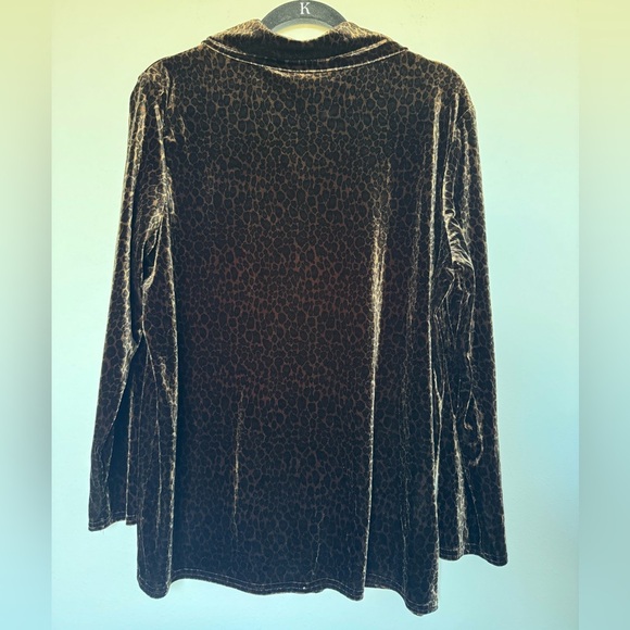 Kathie Lee Collection Leopard Print Velvet Top - Picture 3 of 8